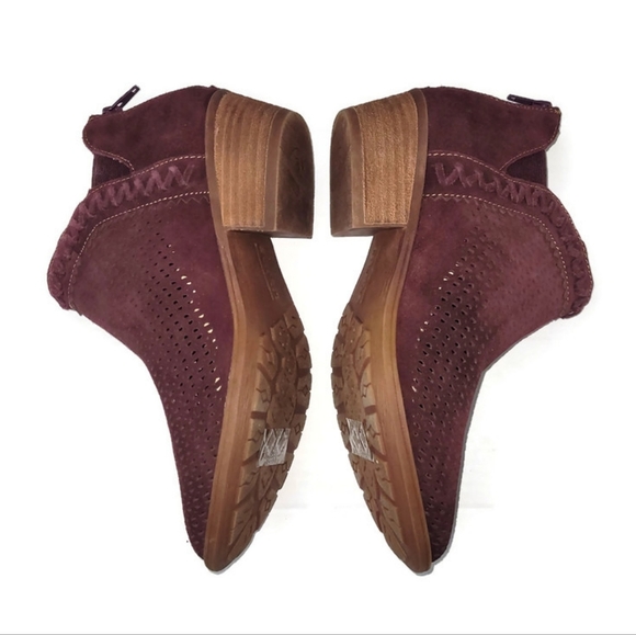EARTH Womens Peak‎ Perry Perforated  Burgandy Wine Bootie 7.5W Style 3318 - Picture 3 of 13